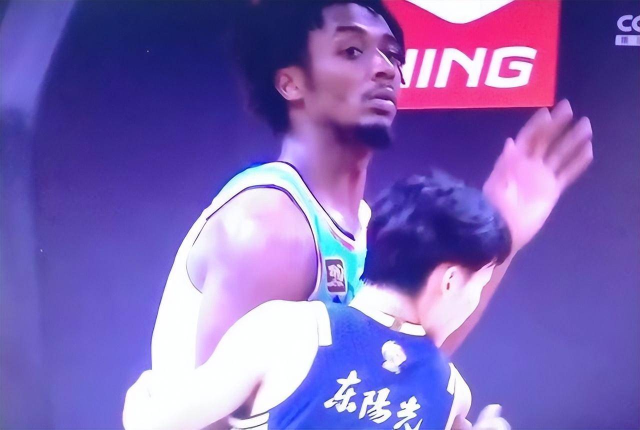 新疆男篮在广东队不敌，遗憾败北