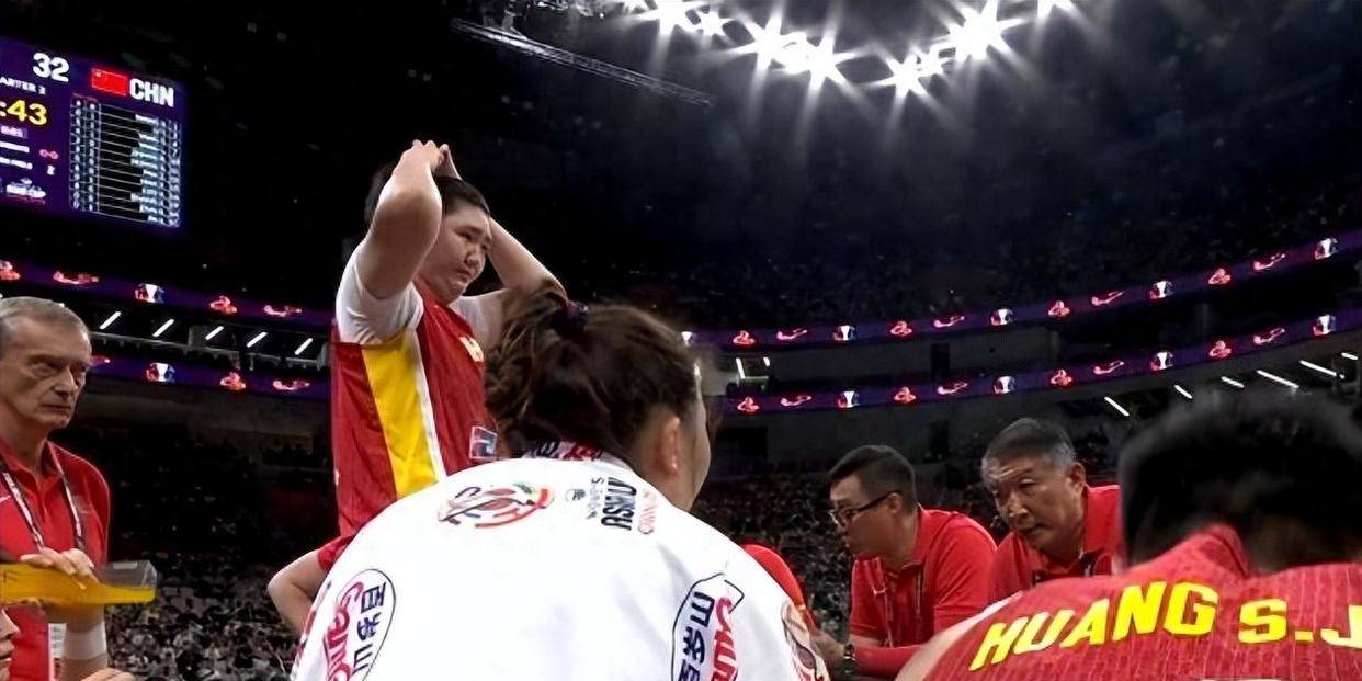 Rookie在老鹰比赛中出色防守，出色防守引发热议！